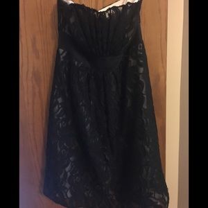 Beautiful White House Black Market Dress, size 12. Looks brand new.